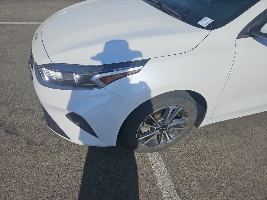 Used 2023 Kia Forte LXS FWD image 3