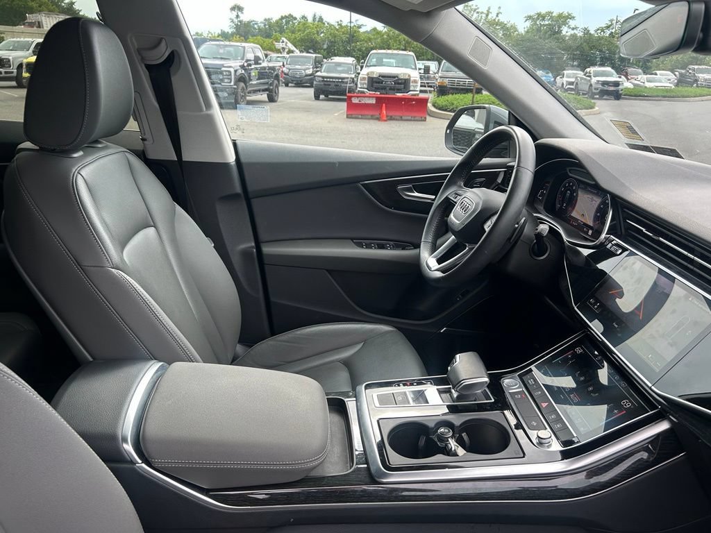 Used 2020 Audi Q8 Premium Plus AWD/4WD image 46