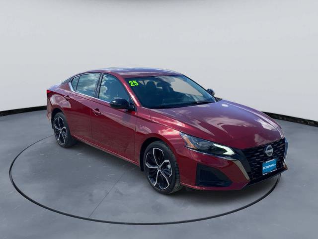 Used 2025 Nissan Altima 2.5 SR AWD/4WD image 3