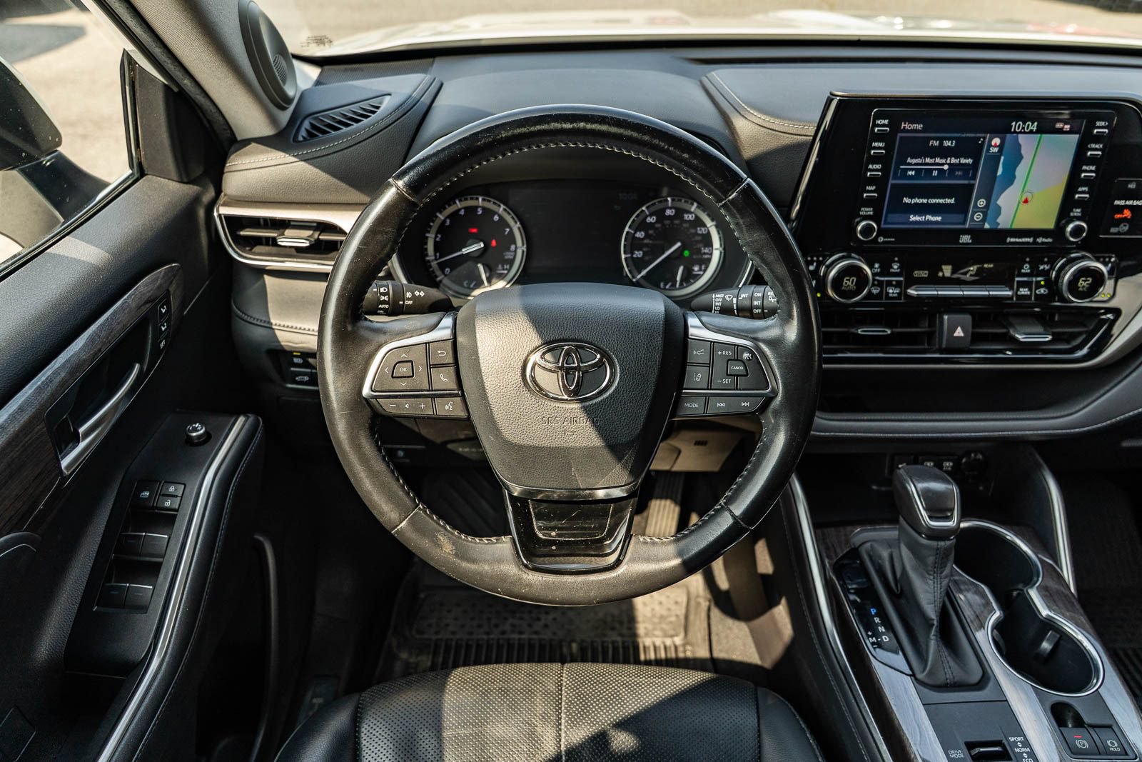 Used 2020 Toyota Highlander Limited FWD image 24