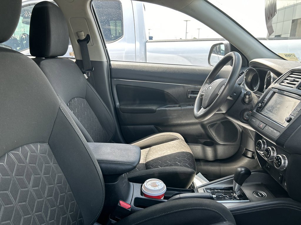 Used 2023 Mitsubishi Outlander Sport ES image 3