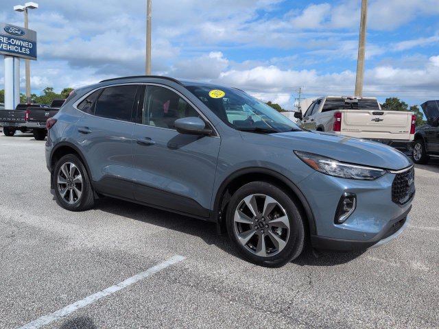 Certified 2023 Ford Escape Platinum AWD/4WD image 2