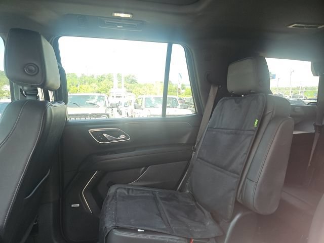 Used 2024 Chevrolet Tahoe Z71 w/ Luxury Package AWD/4WD image 16