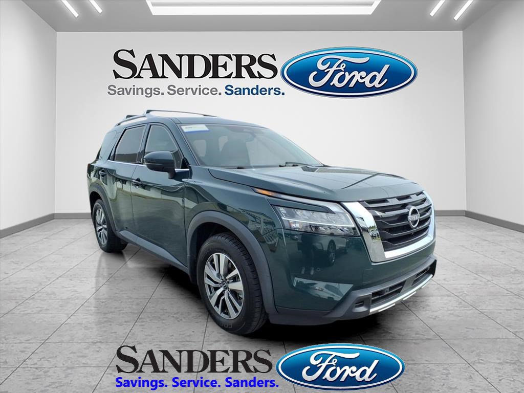 Used 2023 Nissan Pathfinder SL image 1