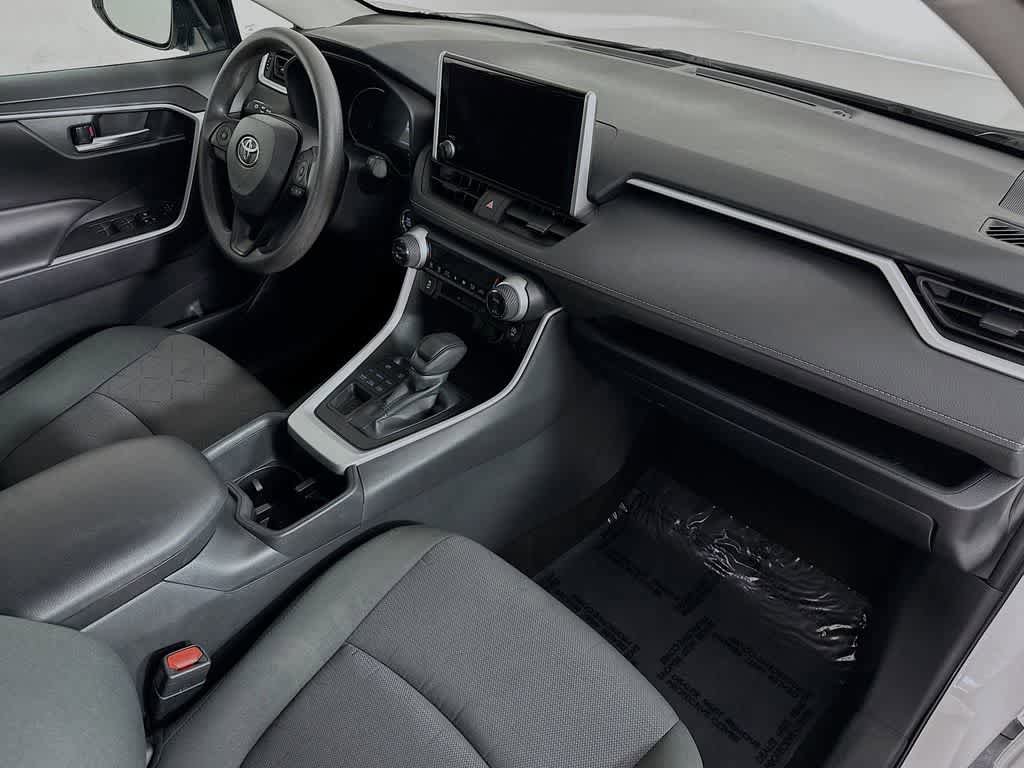 Used 2025 Toyota RAV4 XLE AWD/4WD image 32