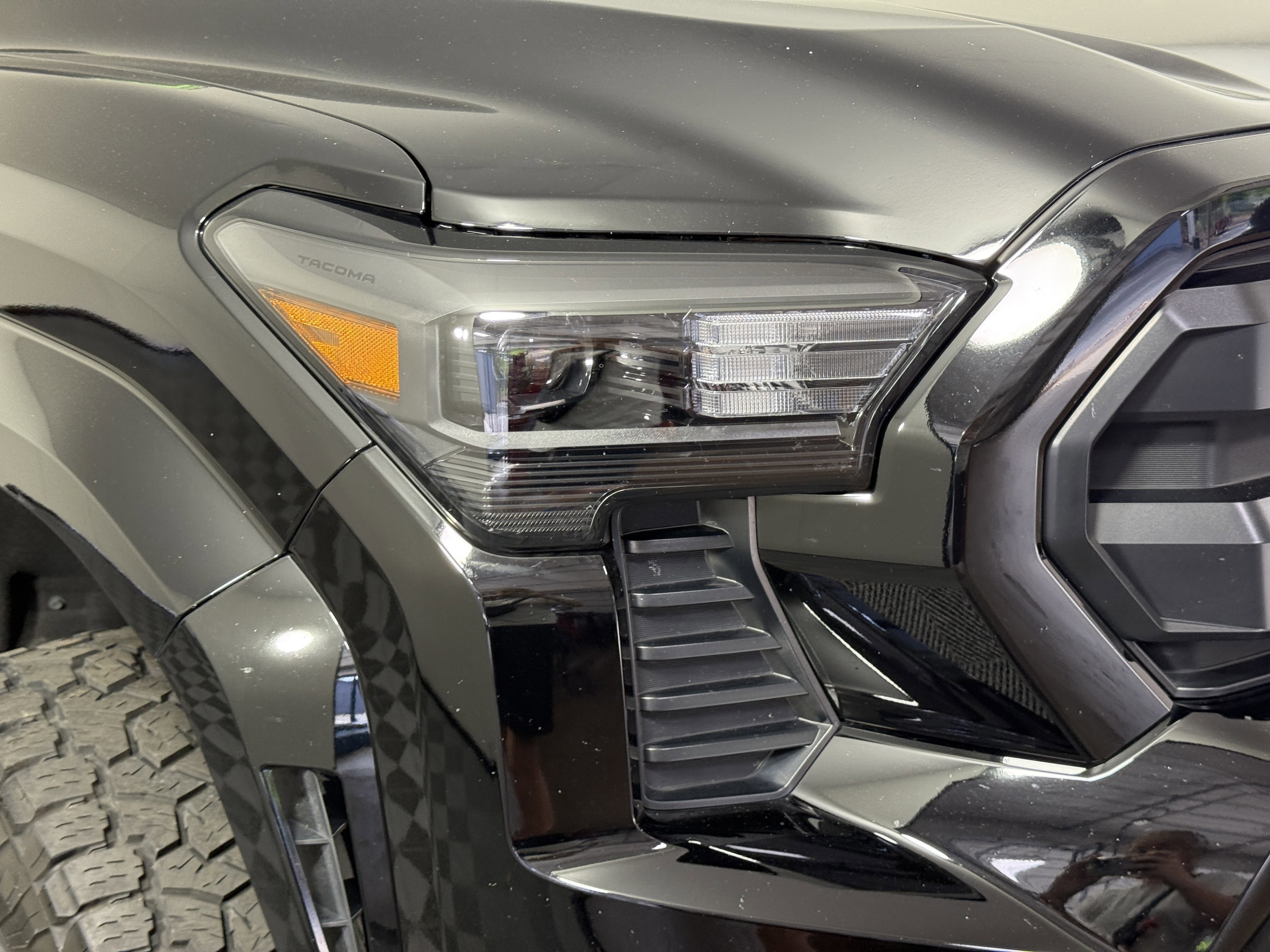 Used 2024 Toyota Tacoma SR5 w/ SR5 Upgrade Package AWD/4WD image 13