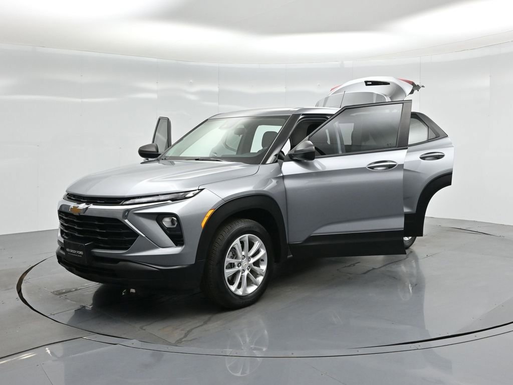 Used 2024 Chevrolet TrailBlazer LS image 50