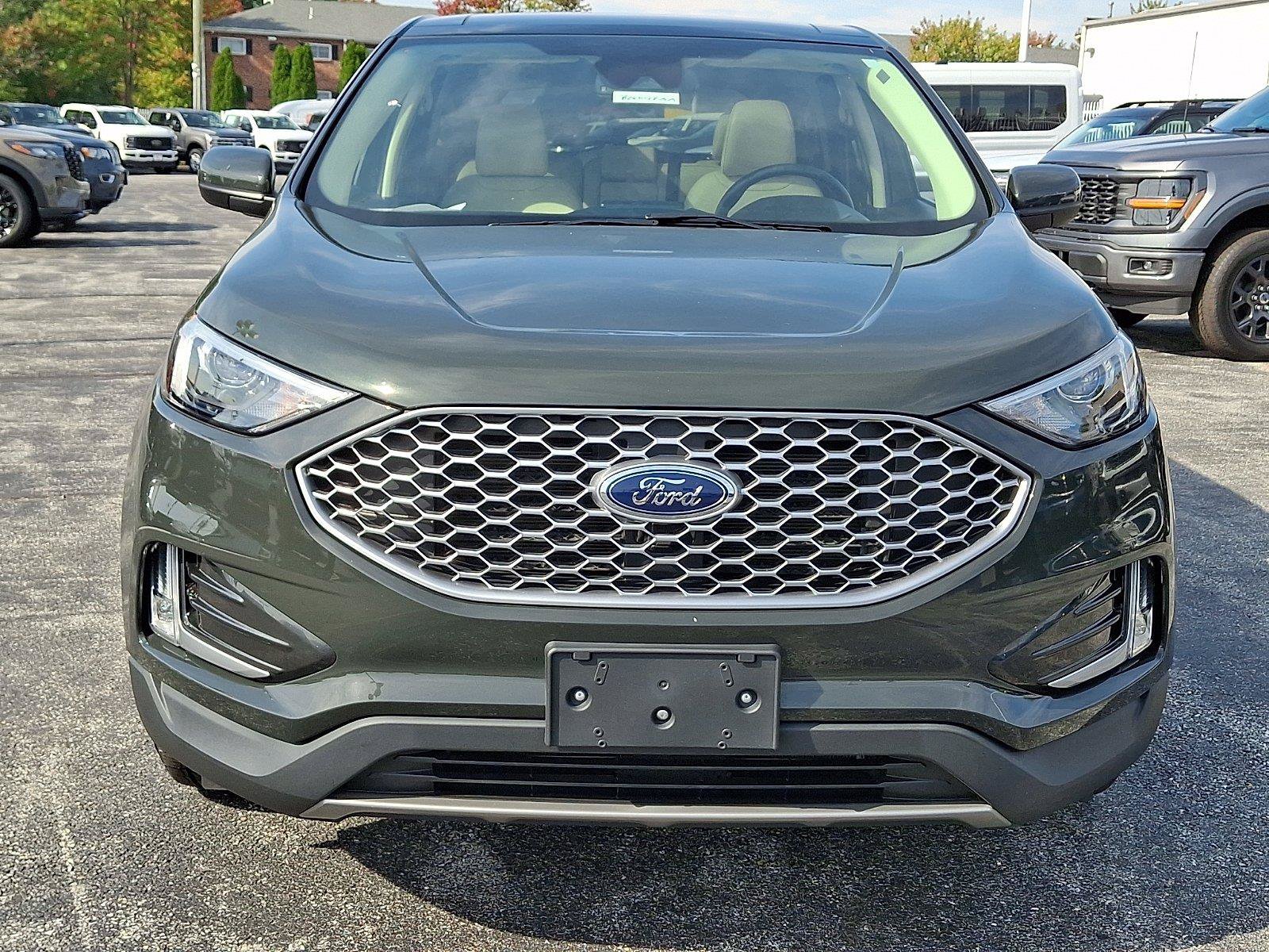 Certified 2024 Ford Edge SEL w/ Convenience Package AWD/4WD image 2