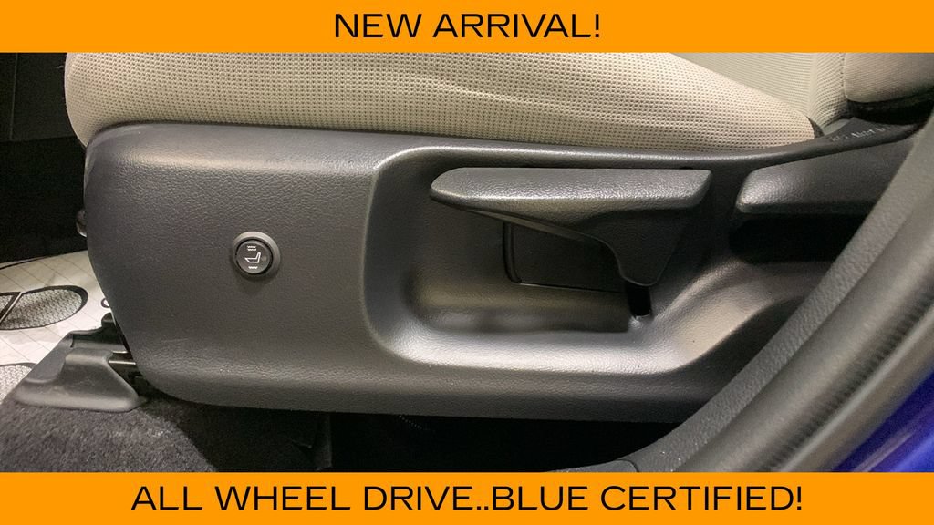 Used 2022 Toyota Corolla Cross LE AWD/4WD image 27