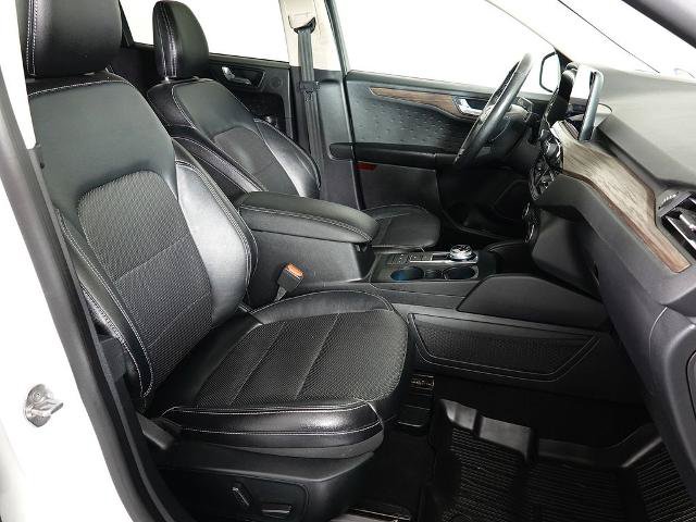Certified 2020 Ford Escape Titanium AWD/4WD image 17