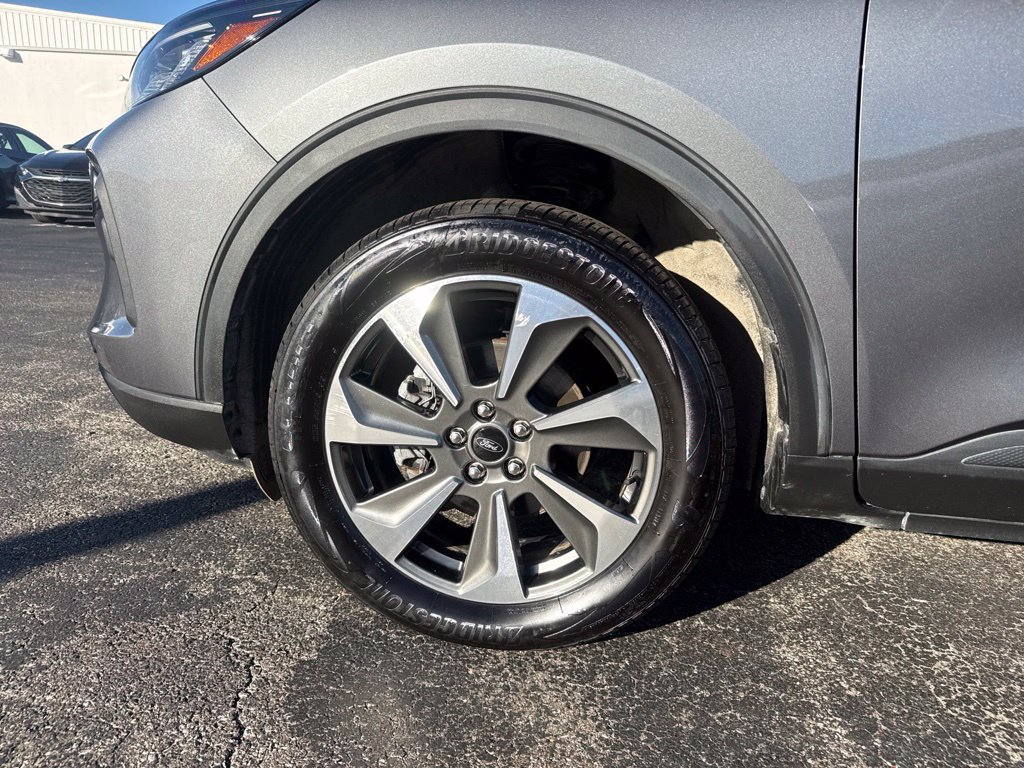 Certified 2024 Ford Escape Platinum AWD/4WD image 53
