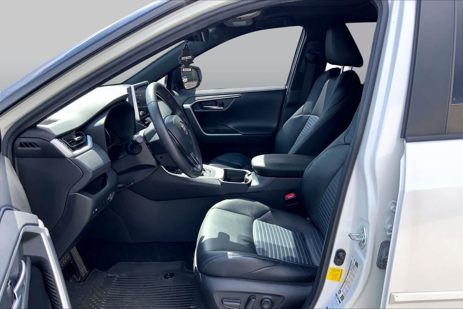 Used 2021 Toyota RAV4 XSE AWD/4WD image 8
