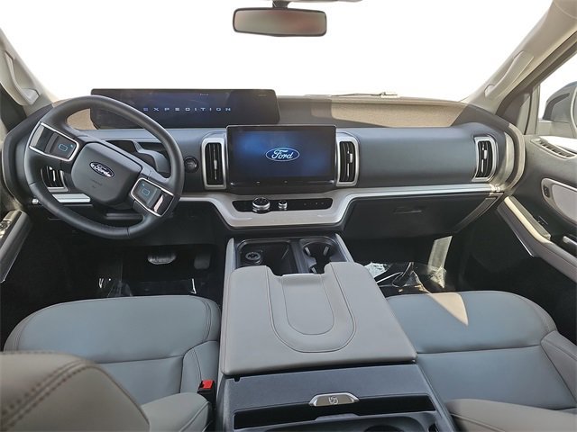 Certified 2025 Ford Expedition Active image 9