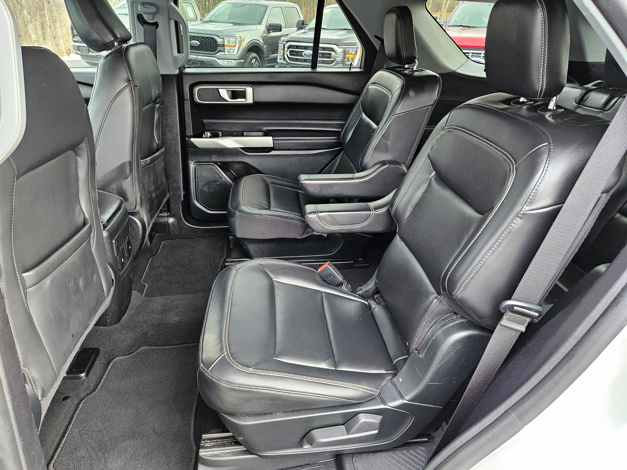 Certified 2022 Ford Explorer XLT w/ Equipment Group 202A image 19