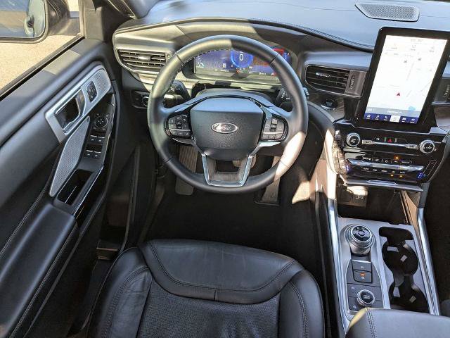 Certified 2024 Ford Explorer Platinum w/ Technology Package AWD/4WD image 18