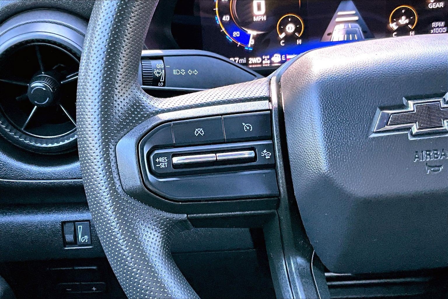 Used 2024 Chevrolet Colorado Trail Boss w/ LPO, Dark Essentials Package AWD/4WD image 20