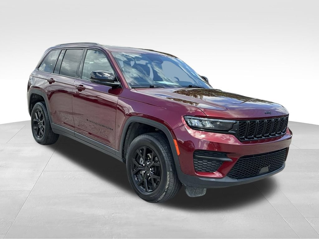 Used 2024 Jeep Grand Cherokee Altitude AWD/4WD image 10