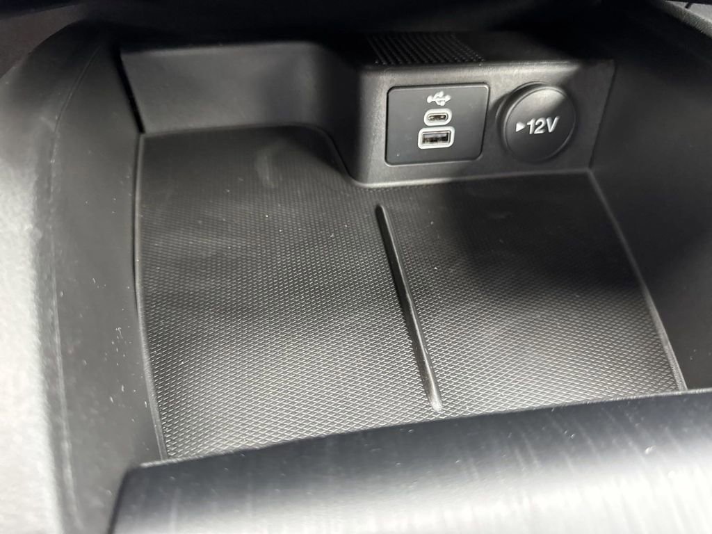 Certified 2025 Ford Escape ST-Line w/ Equipment Group 301A image 31