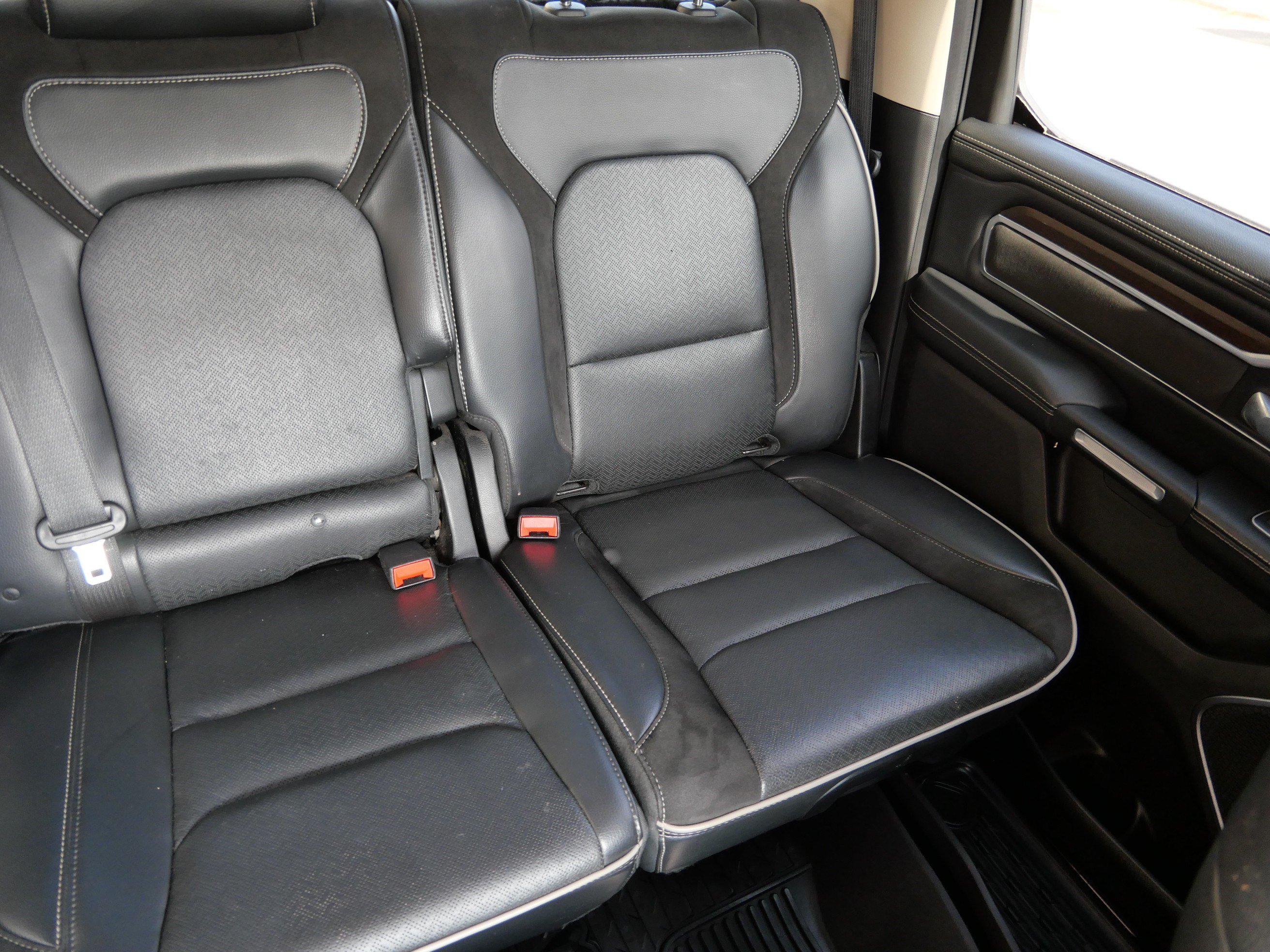 Used 2021 RAM 1500 Laramie AWD/4WD image 14