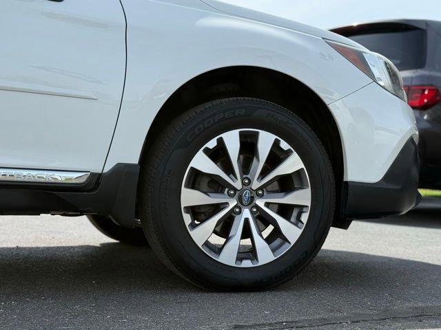 Used 2018 Subaru Outback 3.6R Touring AWD/4WD image 46