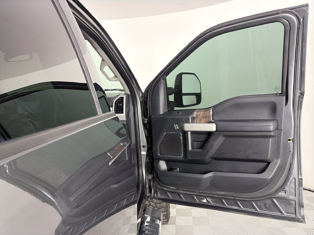 Certified 2019 Ford F250 Lariat w/ Lariat Value Package AWD/4WD image 29