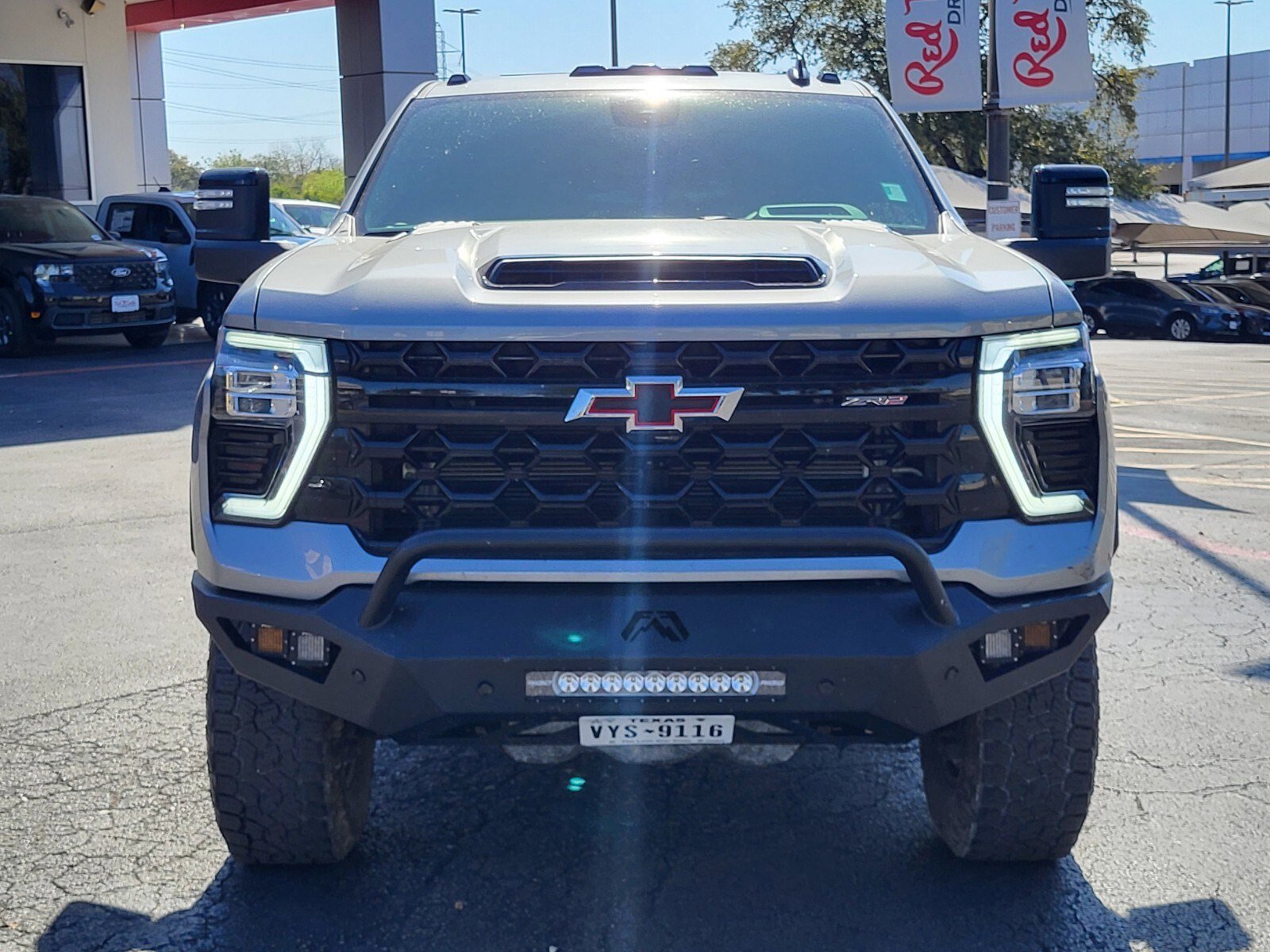 Used 2025 Chevrolet Silverado 2500 ZR2 w/ Technology Package image 8
