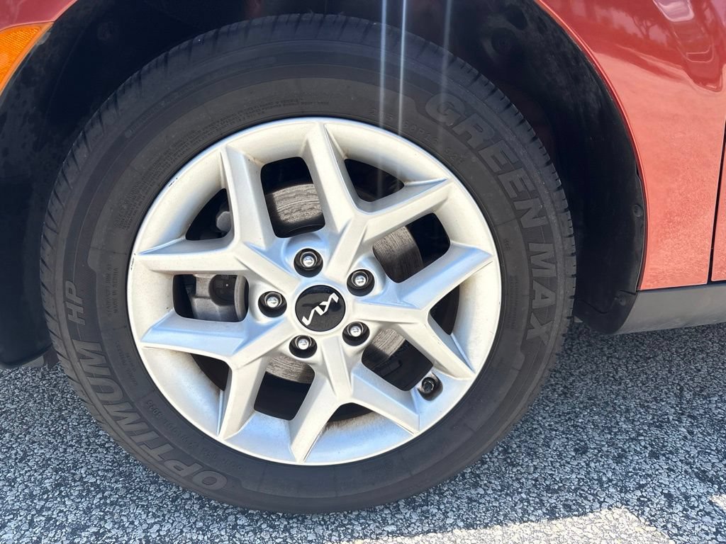 Used 2024 Kia Soul LX w/ Option Group 015 FWD image 14