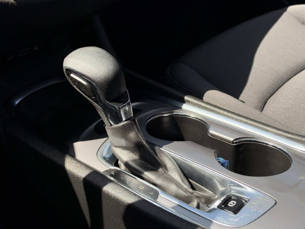 Used 2024 Chevrolet Malibu LT FWD image 16