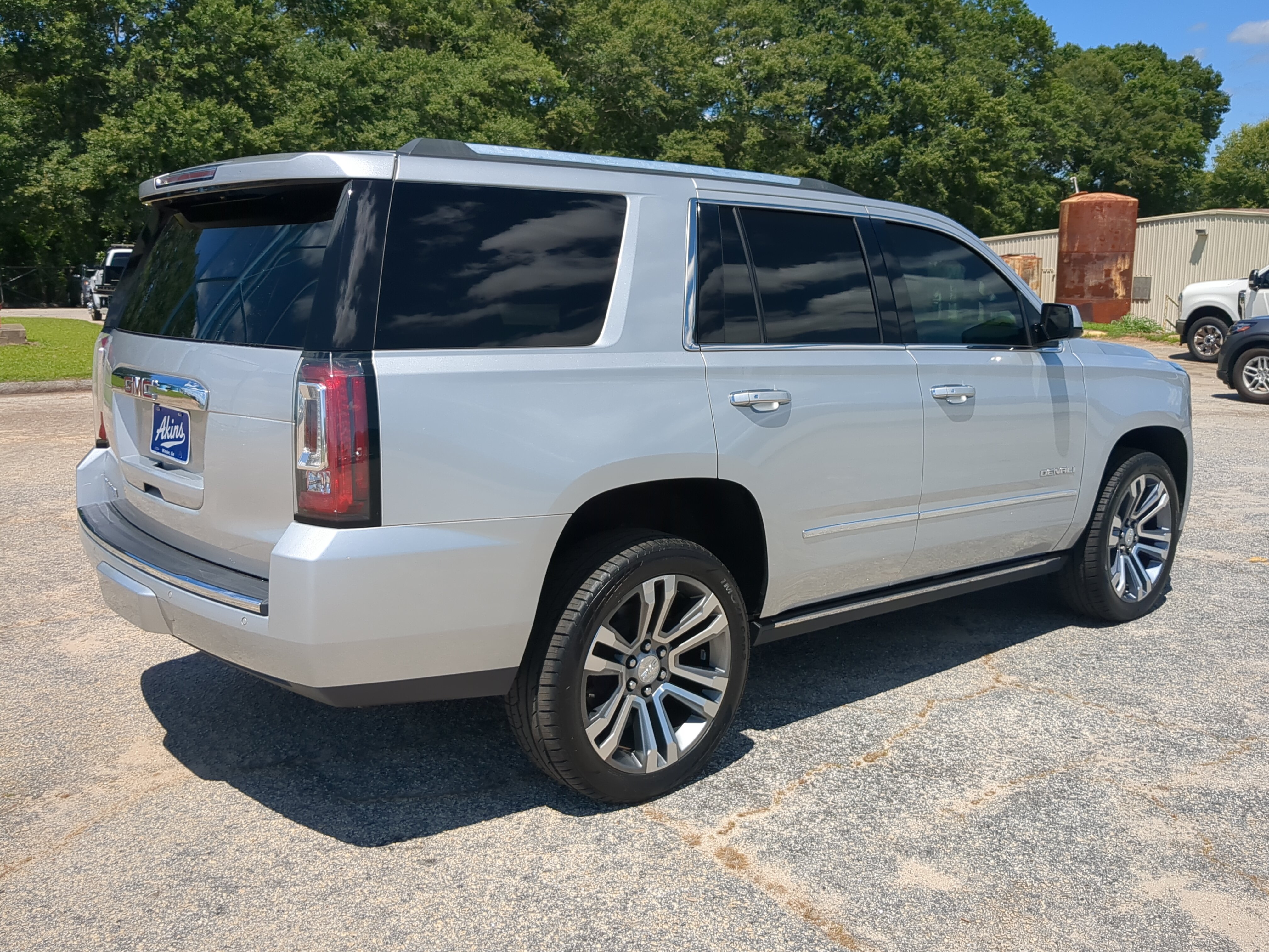 Used 2019 GMC Yukon Denali w/ Denali Ultimate Package AWD/4WD image 3
