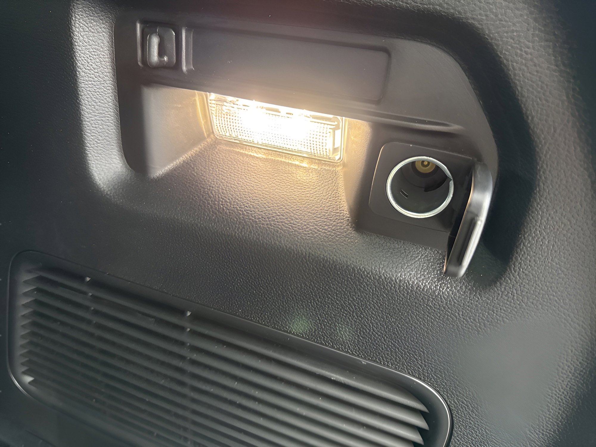 Certified 2023 Ford Explorer XLT w/ Equipment Group 202A image 24