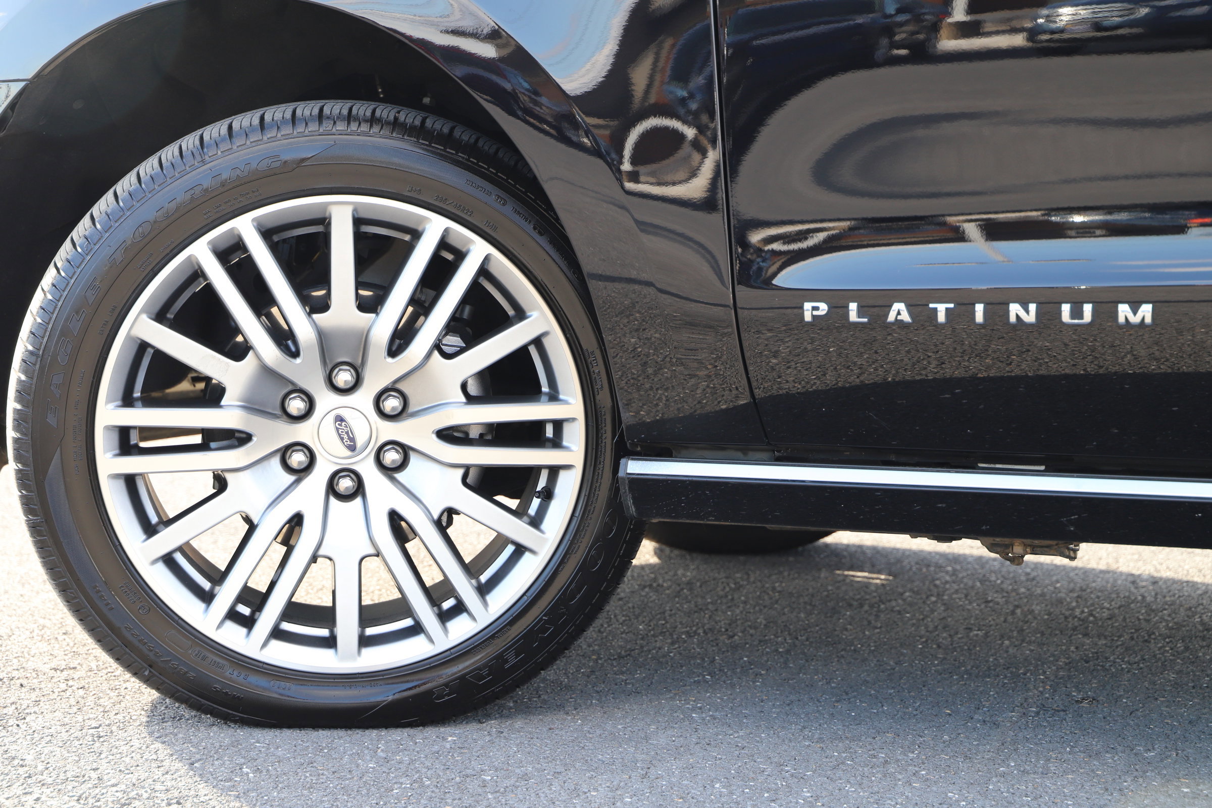 Certified 2023 Ford Expedition Platinum image 6