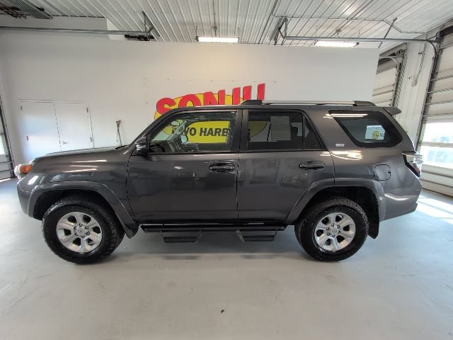 Used 2022 Toyota 4Runner SR5 Premium w/ Moonroof Package AWD/4WD image 2
