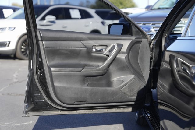 Used 2018 Nissan Altima 2.5 SR w/ Interior Lighting Package image 29