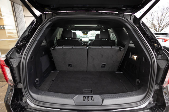 Certified 2025 Ford Explorer ST image 8