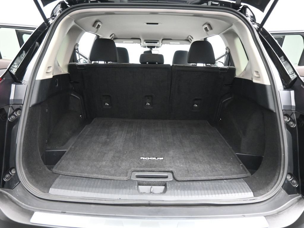 Used 2021 Nissan Rogue SV image 49