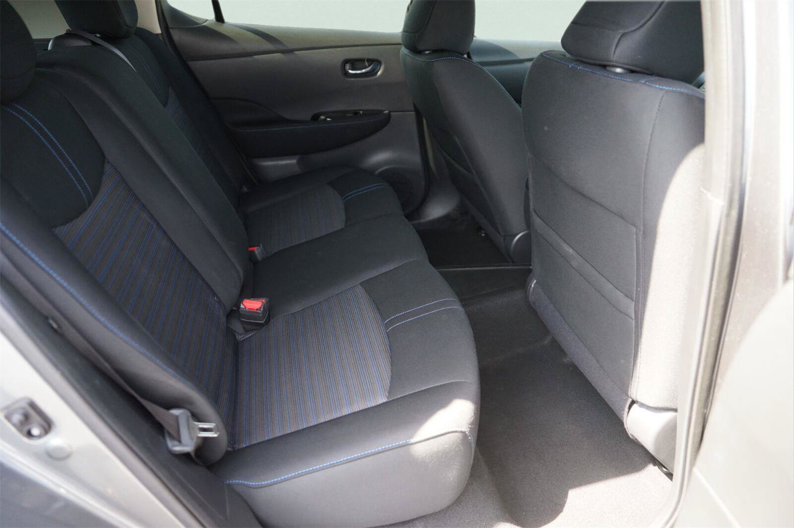 Used 2018 Nissan Leaf SV FWD image 15