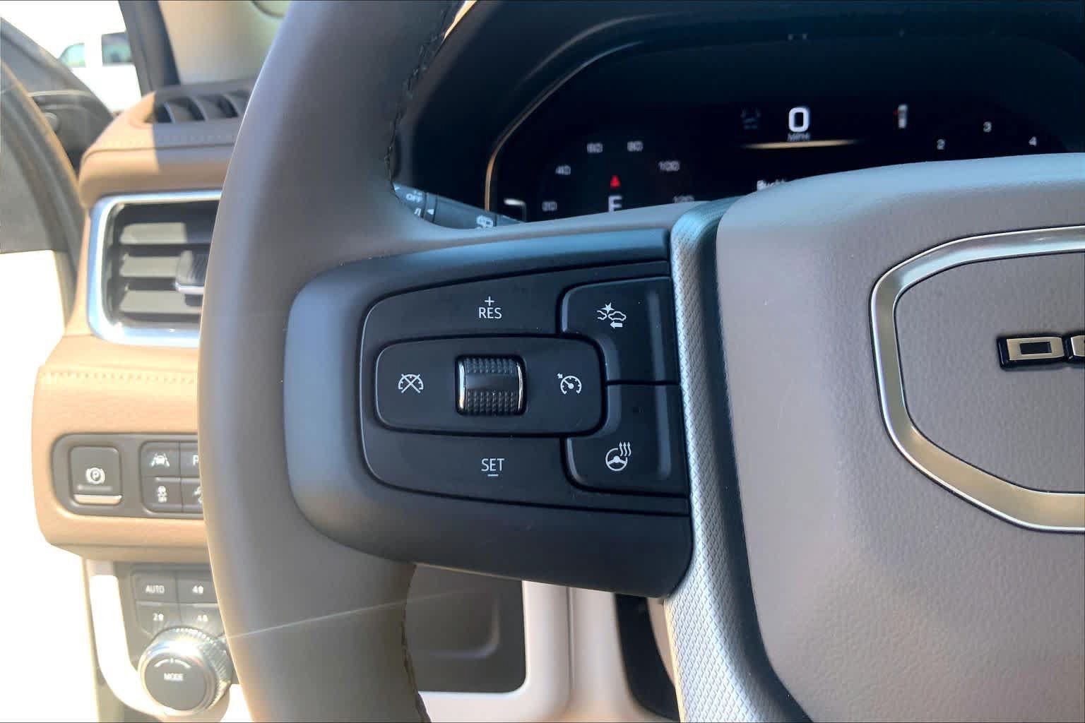 Used 2023 GMC Yukon XL Denali AWD/4WD image 24