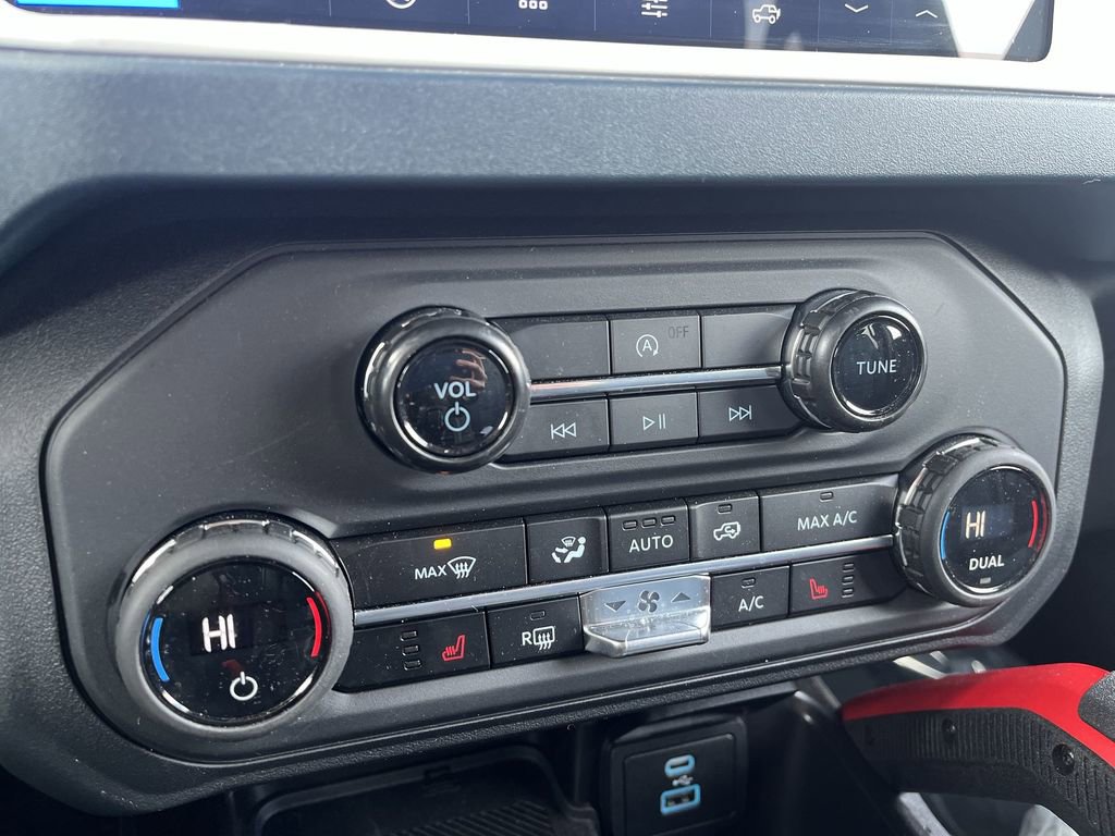 Certified 2025 Ford Bronco Heritage Edition AWD/4WD image 11