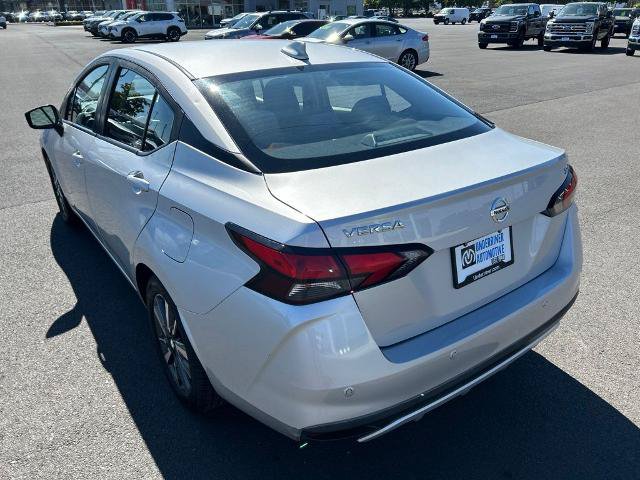 Used 2021 Nissan Versa SV FWD image 9