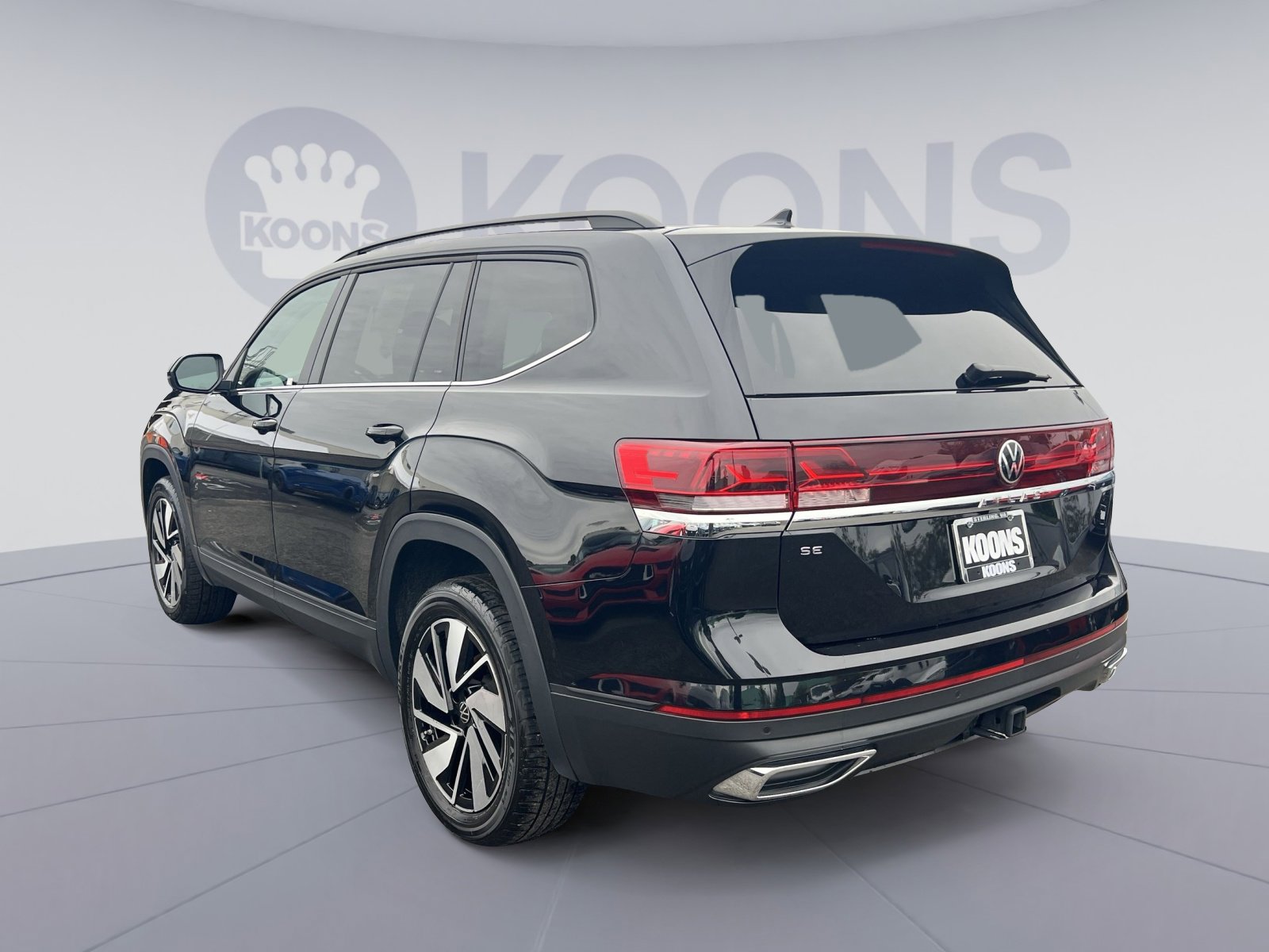 Used 2025 Volkswagen Atlas SE FWD image 14