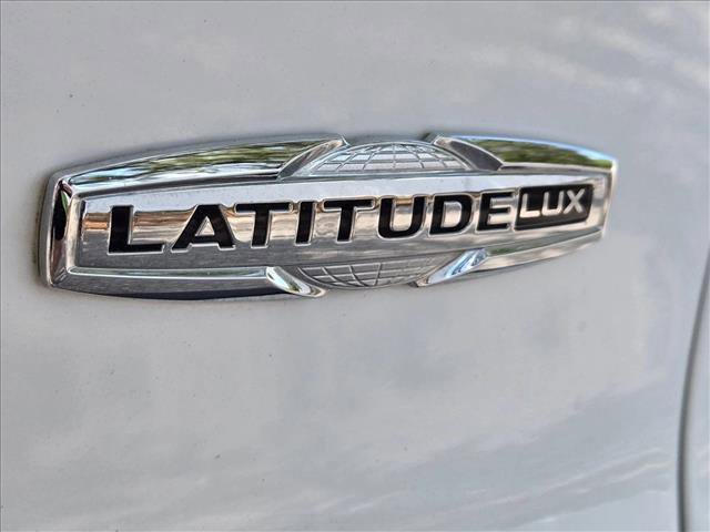 Used 2021 Jeep Cherokee Latitude Lux FWD image 7