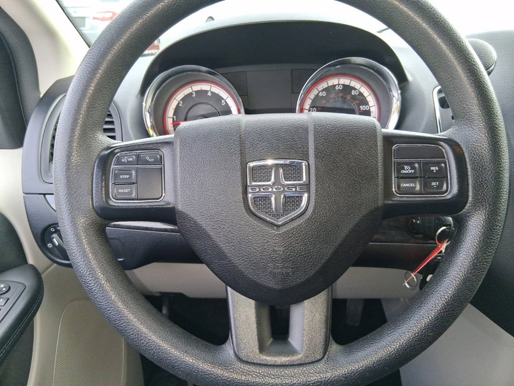 Used 2019 Dodge Grand Caravan SE w/ UConnect Hands-Free Group FWD image 15