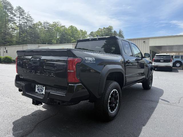 Used 2024 Toyota Tacoma TRD Off-Road AWD/4WD image 22