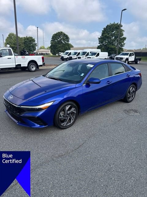 Used 2025 Hyundai Elantra SEL FWD image 1