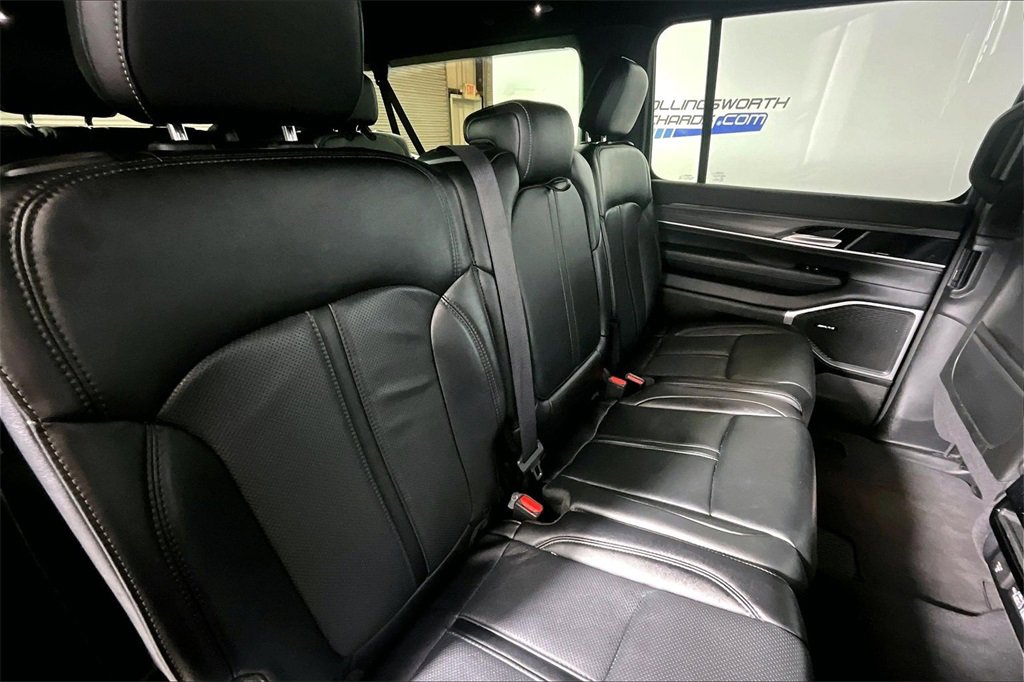 Used 2024 Jeep Wagoneer L Series II image 22