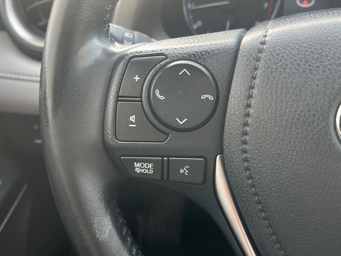 Used 2018 Toyota RAV4 Limited w/ All Weather Liner Package image 20