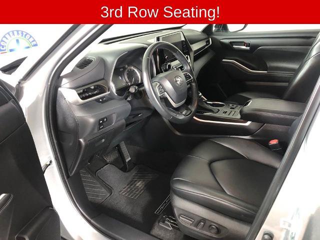Used 2023 Toyota Highlander XLE AWD/4WD image 8