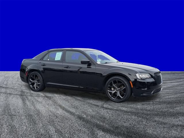 Used 2023 Chrysler 300 Touring w/ Sport Appearance Package RWD image 2