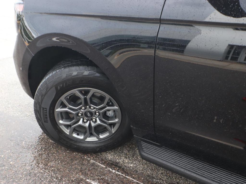 Certified 2025 Ford Expedition Active RWD image 3