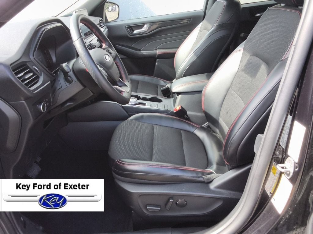 Certified 2025 Ford Escape ST-Line AWD/4WD image 23